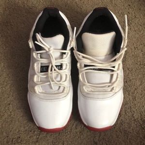 Air Jordan 11 retro cherry lows